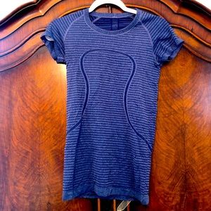 Lululemon Swiftly Tech Short Sleeve Top